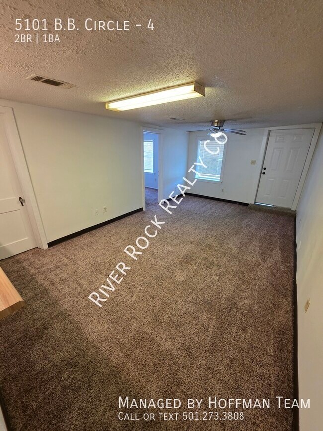 Foto del edificio - 5101 B.B. Circle-4