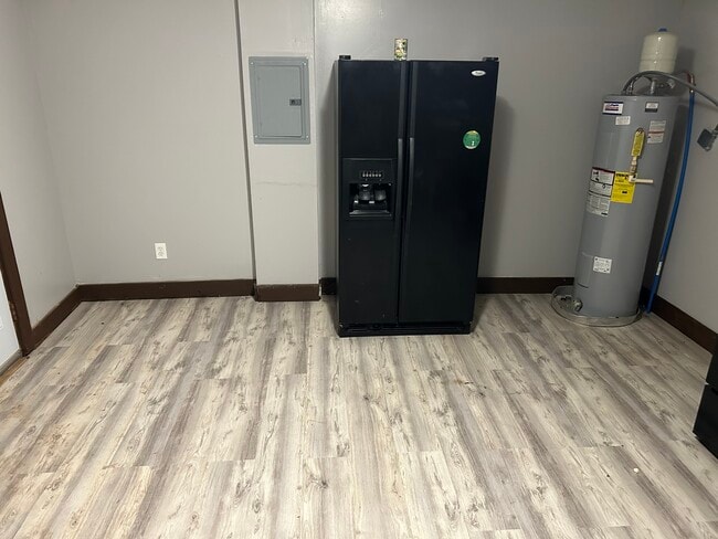 Kitchen - 3605 Grote St SW