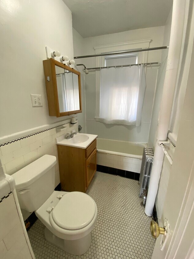 Foto principal - 144 Washington St