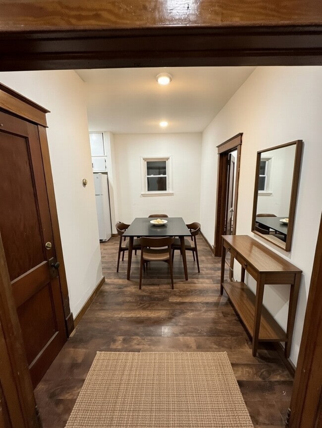 Building Photo - 44 Cedar Ave