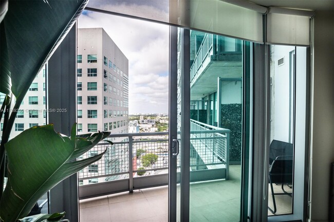 Foto del edificio - 690 SW 1st Ct
