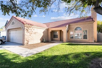 Building Photo - 5761 Cloverleaf Cir