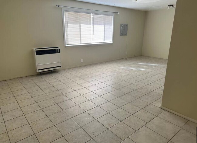 Foto del edificio - 7766 N Star Ave