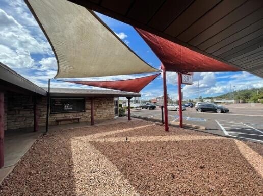 Building Photo - 807 S Beeline Hwy