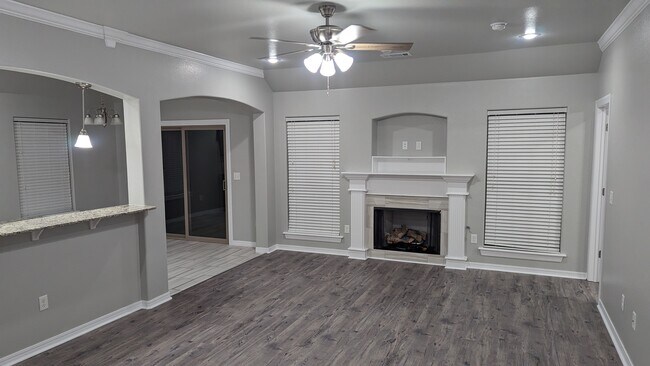 Building Photo - 210 Sullivans Way