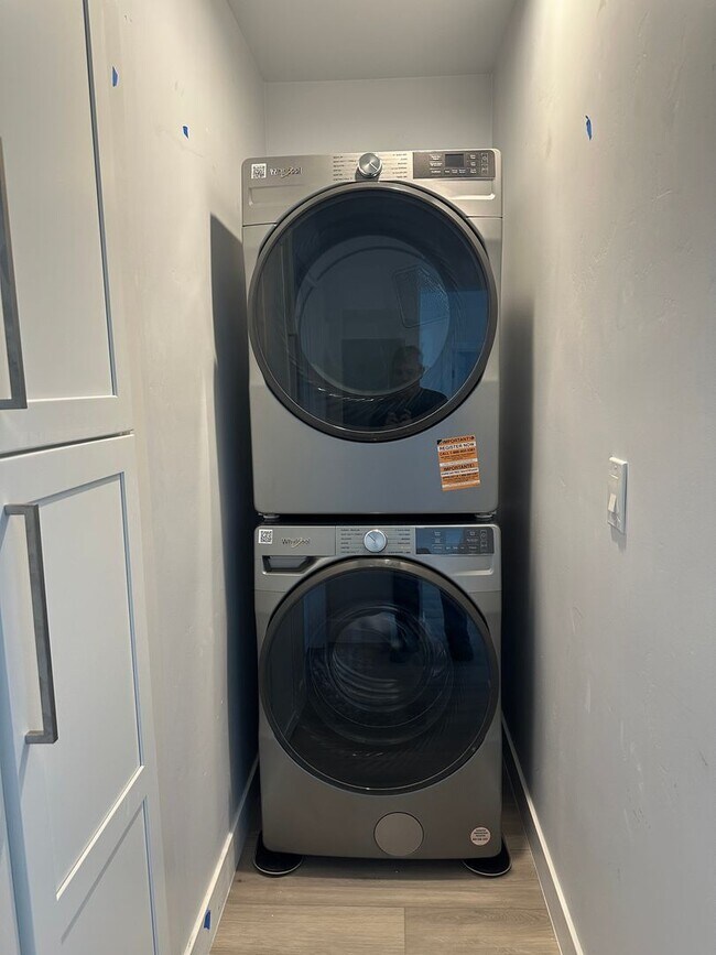 Foto del edificio - Brand New Imperial Beach 2 bedroom, 2 Bathroom Apartment with AC, Washer/Dryer and 2 Parking Spaces