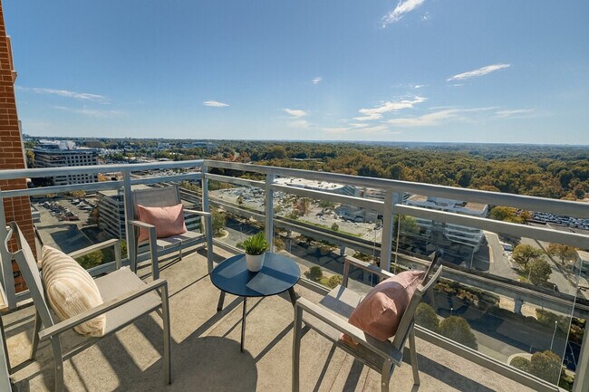 Foto del edificio - 1556 Spring Hill Rd
