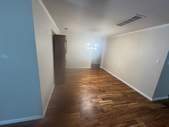 Foto del edificio - 2914 Thistlewood Dr