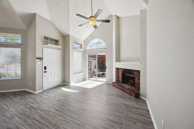 Building Photo - 6920 Driffield Cir