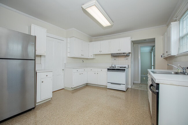 Building Photo - 59 Park Ave