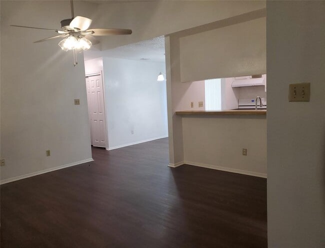 Foto del edificio - 4509 Brown Bark Pl