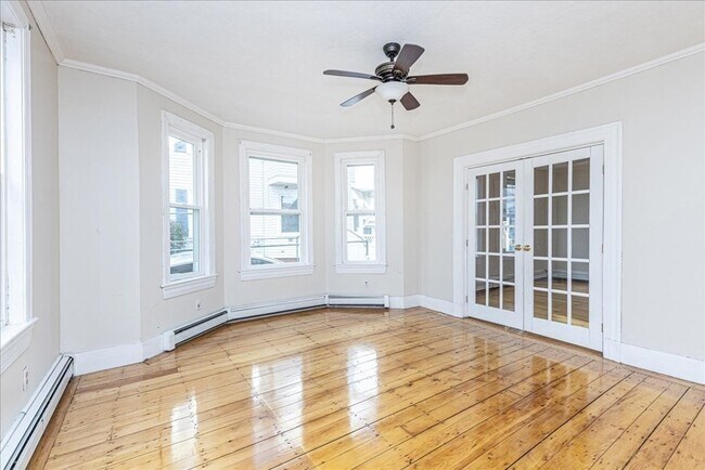 Building Photo - 9 Lapham St