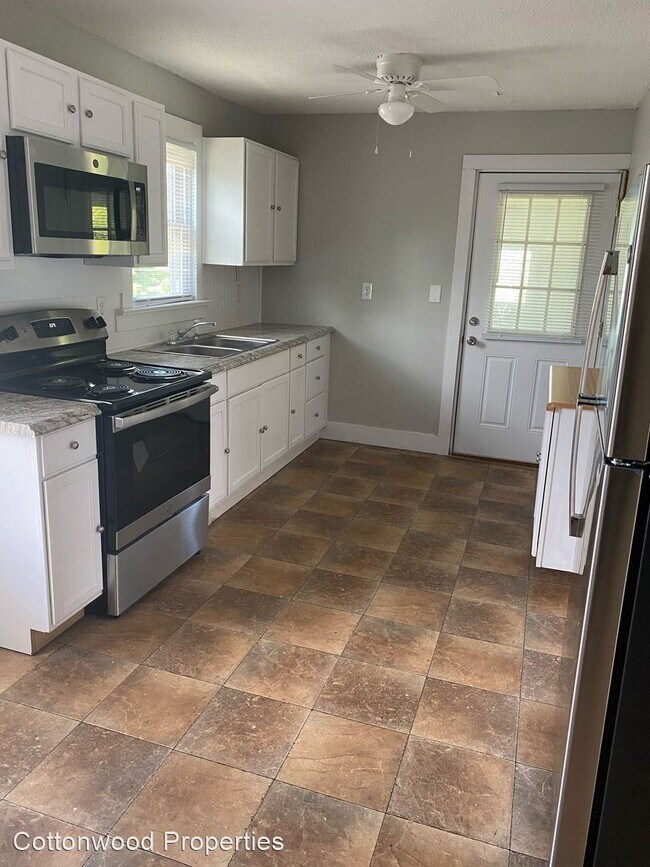 Building Photo - 3 br, 1 bath House - 34 Carroll St