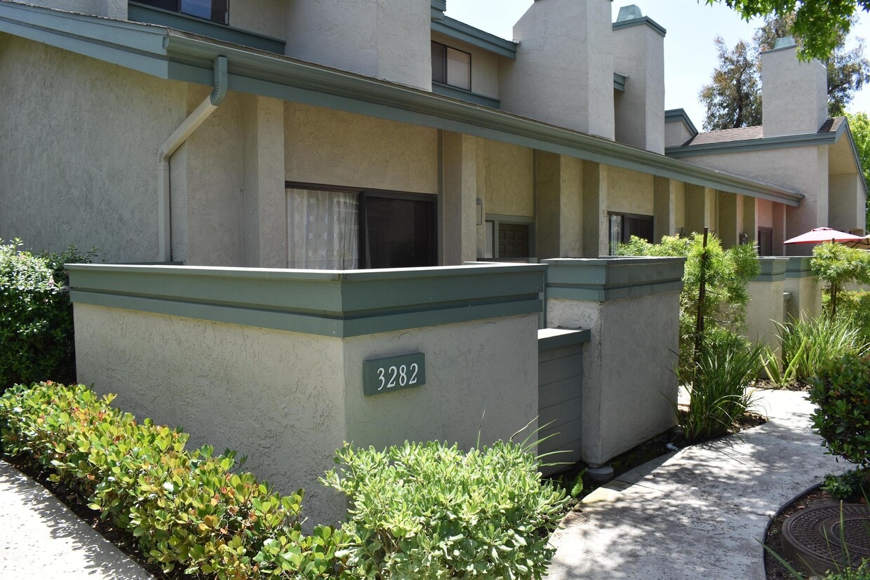 Primary Photo - 3282 Caminito Eastbluff
