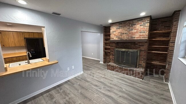 Foto del edificio - 12275 Linden Dr