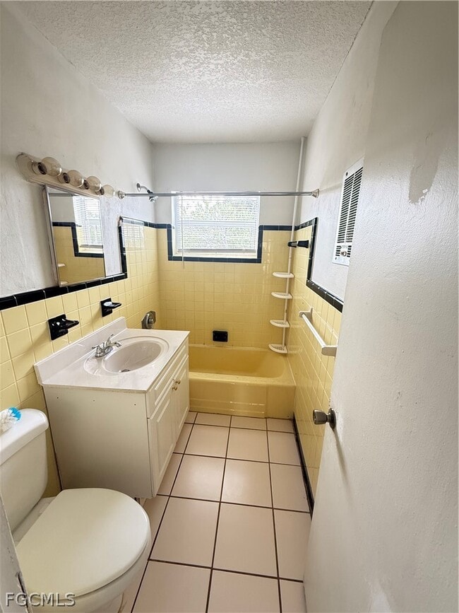 Foto del edificio - 21422 Kenyon Ave