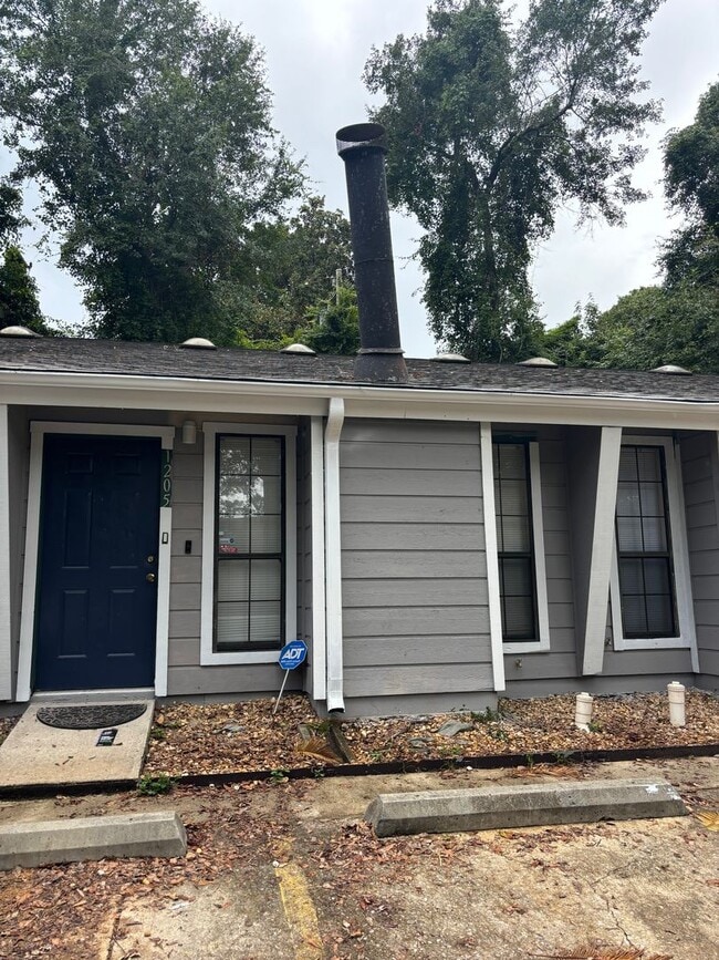 Building Photo - 1207 Chee Ln