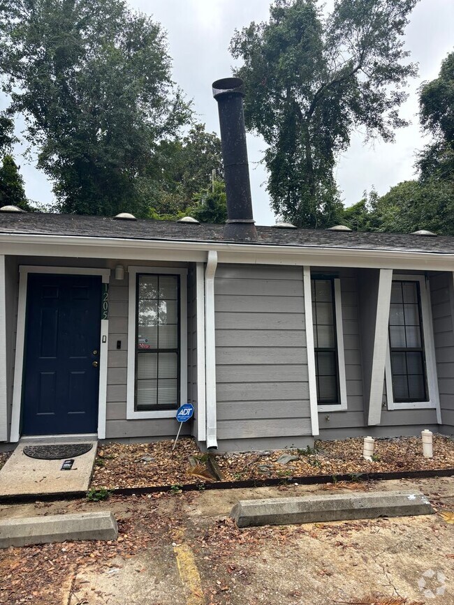 Building Photo - 1207 Chee Ln