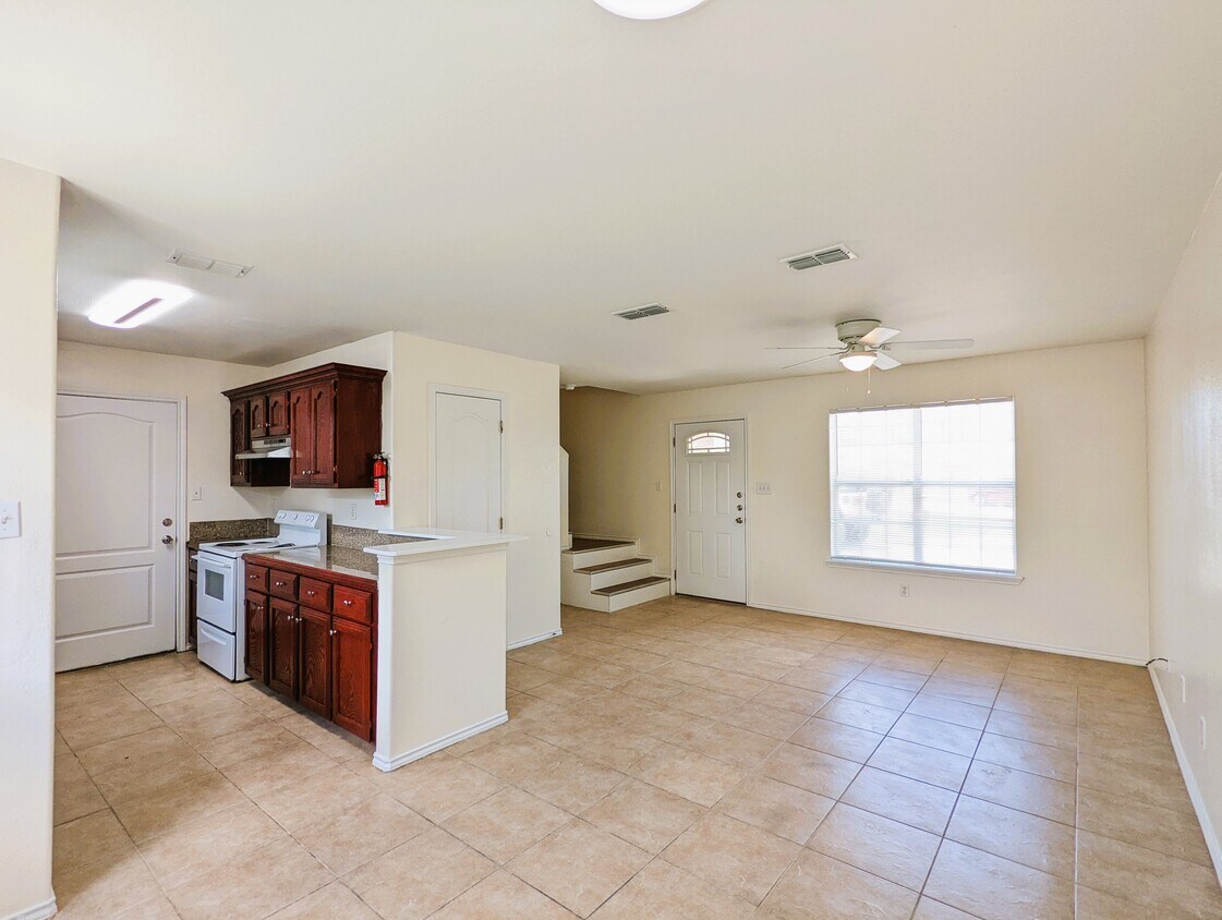 813 W Arroyo Park Ln Unit D, Harlingen, TX 78550 813 W Arroyo Park Ln