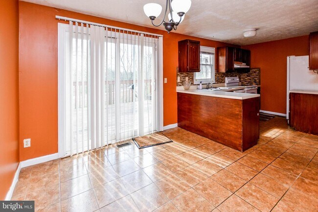 Building Photo - 6703 Ammendale Way