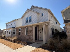 Building Photo - 813 Vine St