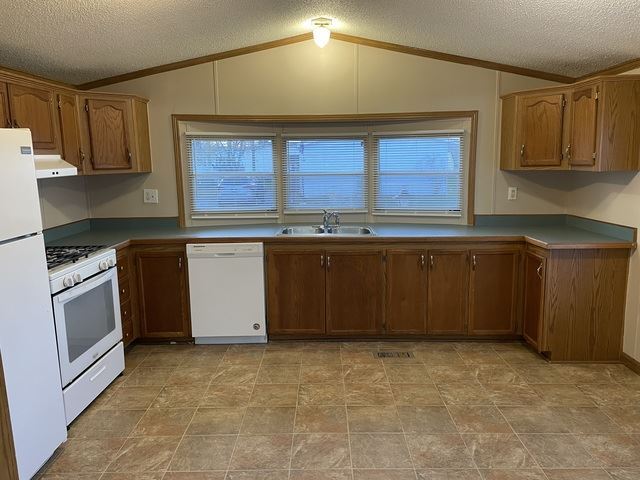 Building Photo - 848 Birchwood Dr