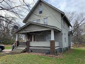 Building Photo - 331 Laird Ave NE