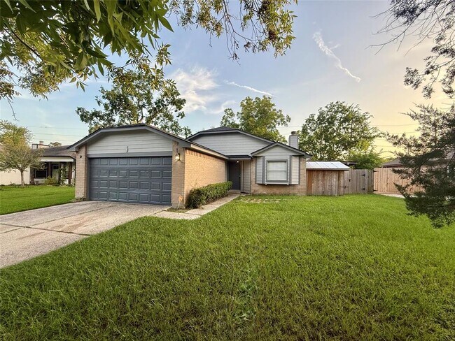 Building Photo - 24023 Red Sky Dr
