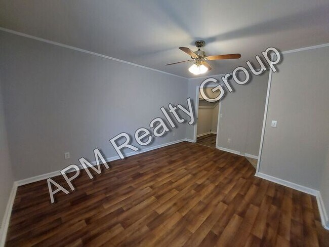 Foto del edificio - One bedroom in quiet Rosewood