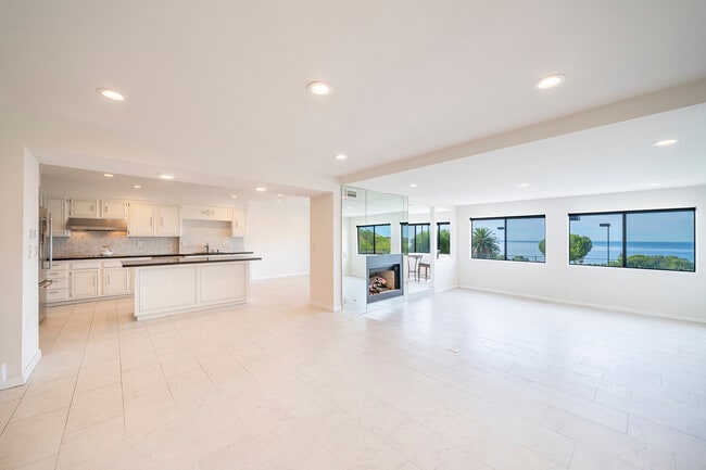 Kitchen area - 2209 W 25th St