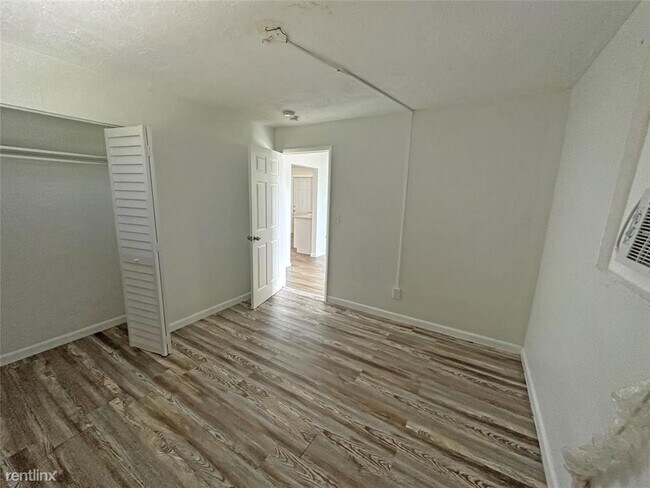 Foto del edificio - 2 br, 1 bath House - 522 NW 11th Ave # A