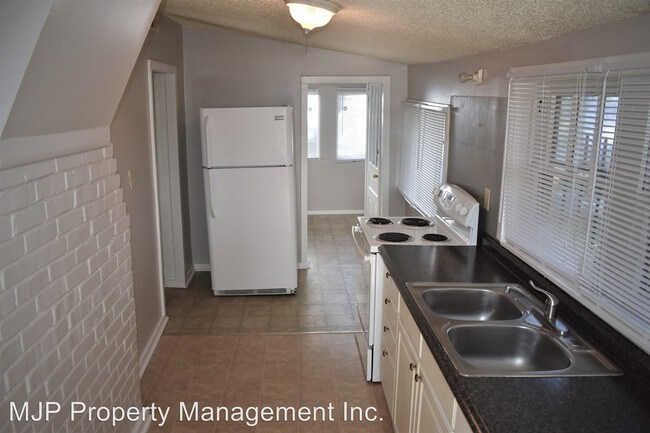 Building Photo - 3 br, 1 bath House - 2139 E 28th St