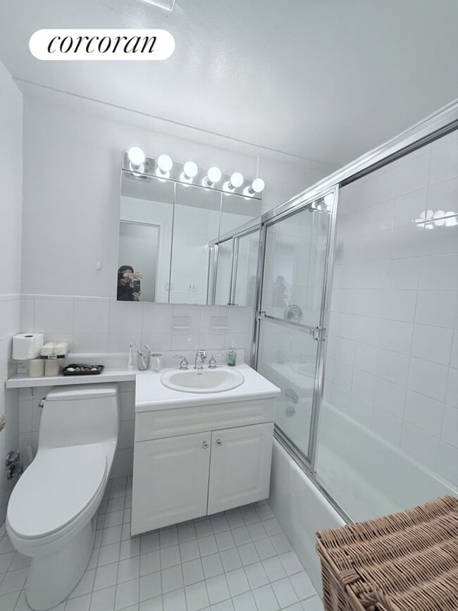 Foto del edificio - 117 W 58th St