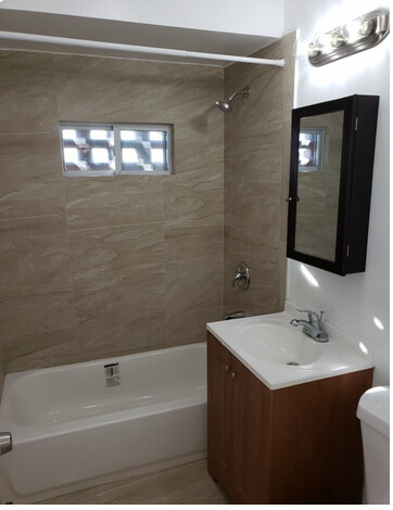 Foto del edificio - 4924 Mulford St