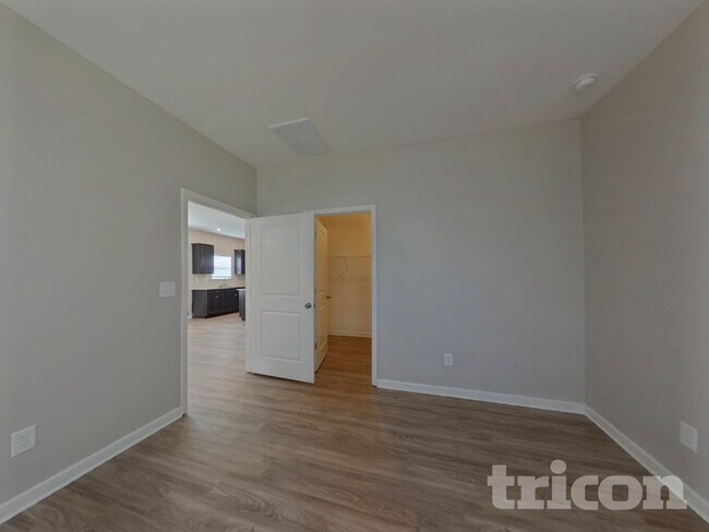 Foto del edificio - 346 Crandon Rd