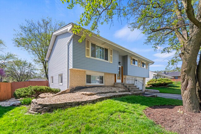 Foto del edificio - 15222 Huntington Ct