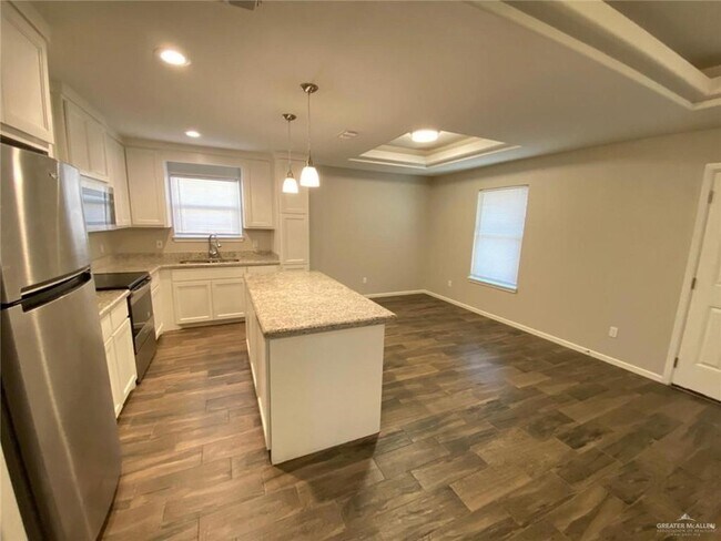 Building Photo - 2211 Taxco Ct