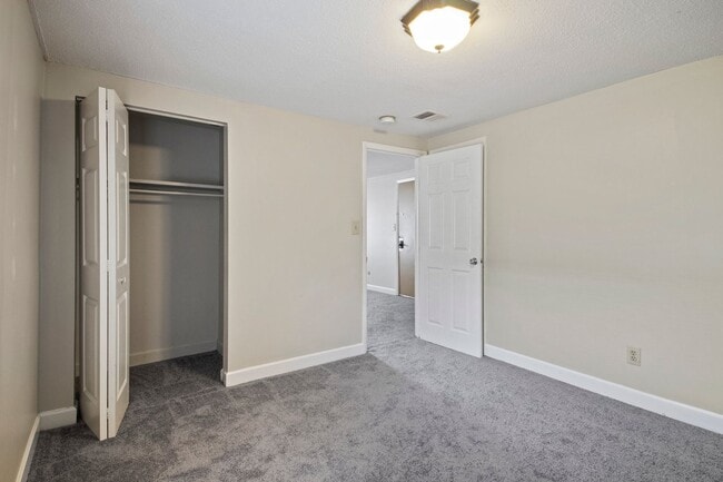 Building Photo - 3609 Balsam Ave