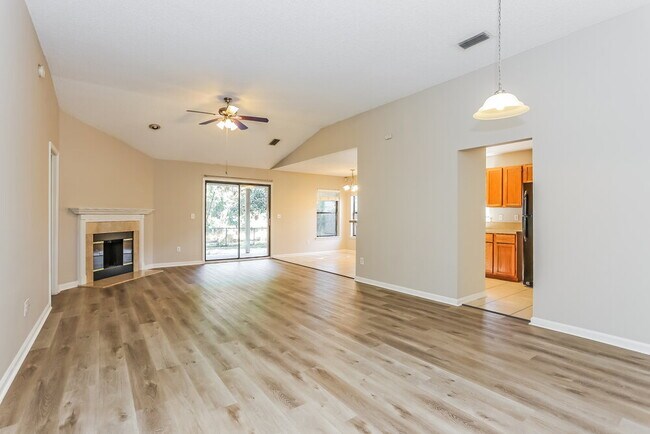 Building Photo - 7676 Arancio Dr