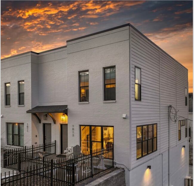 Rooftop Balcony Corner Unit Row Home - 1013 Park Ave