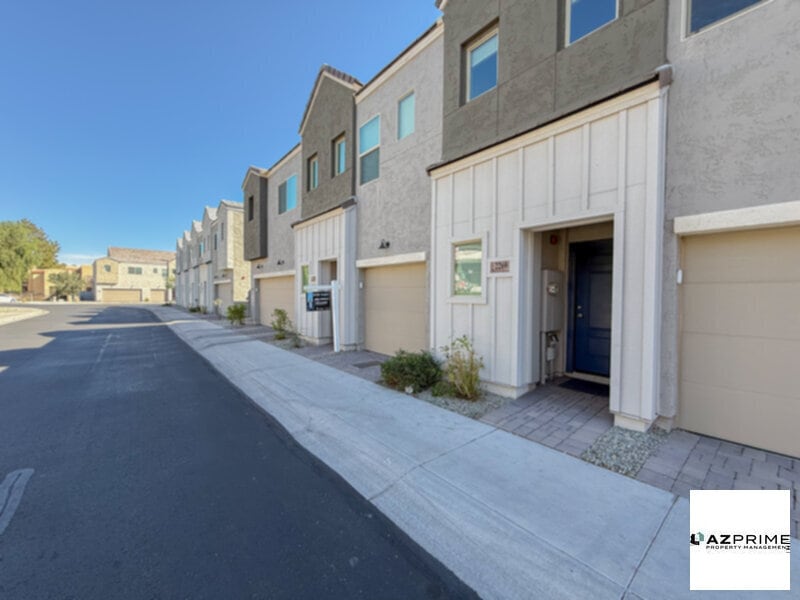 Exceptional Partially-Furnished 2/2.5 North Phoenix Townhome! - Exceptional Partially-Furnished 2/2.5 North Phoenix Townhome!