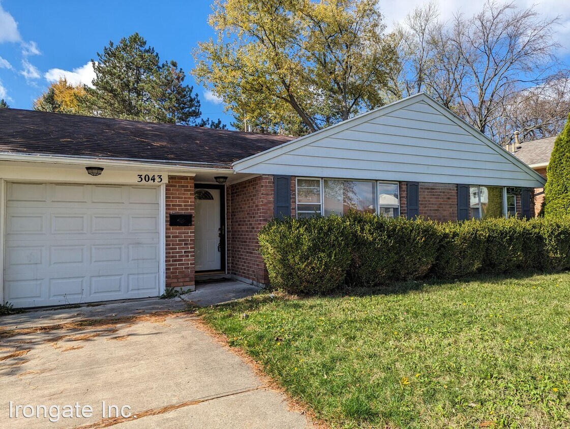 Primary Photo - 3 br, 1.5 bath House - 3043 Regent St.