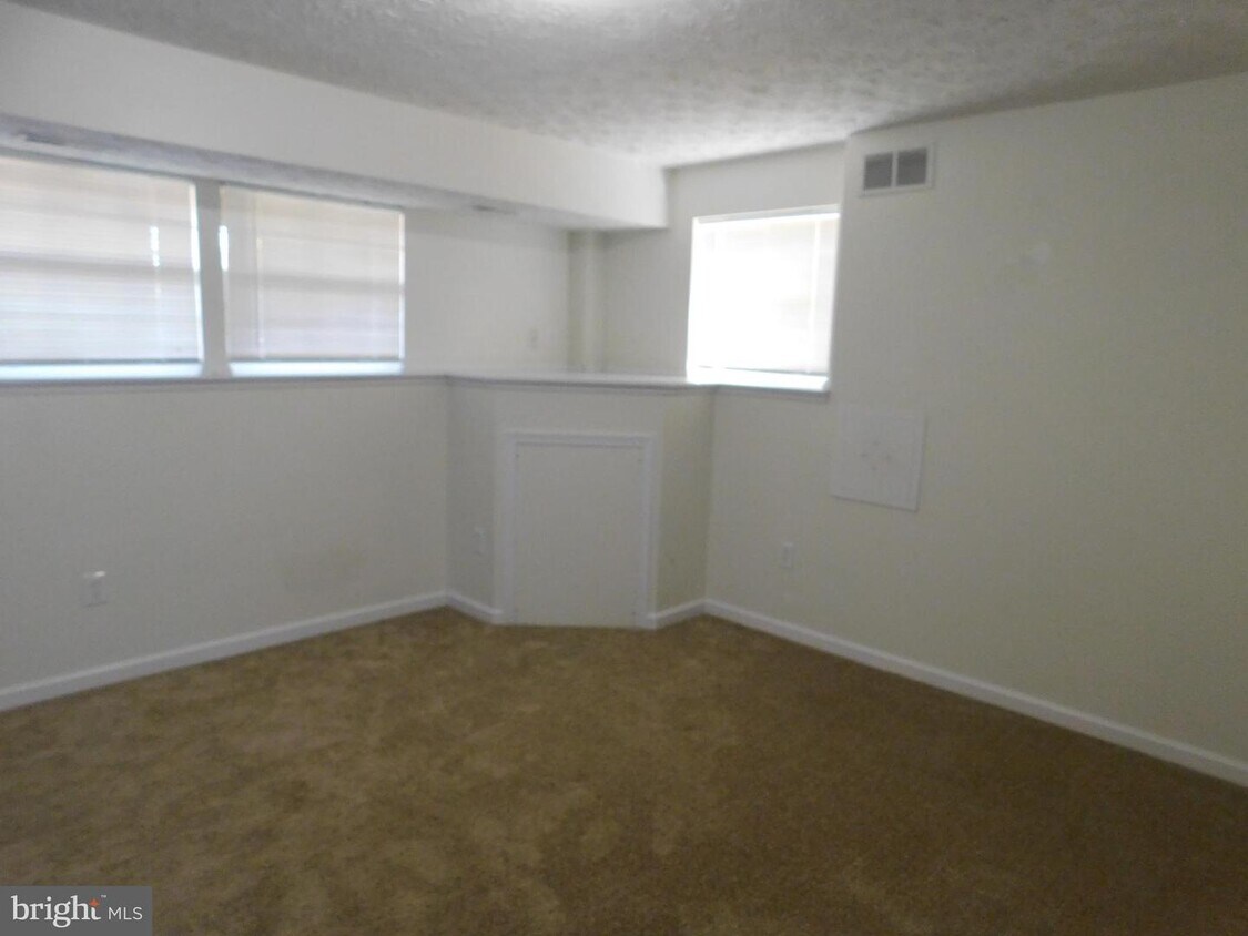 8 Smithy Ln, Berryville, VA 22611 House Rental in Berryville, VA