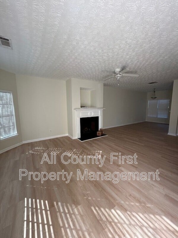 Building Photo - 2545 Walden Lake Dr