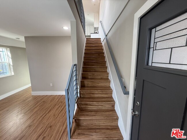 Foto del edificio - 2303 1/2 Hauser Blvd