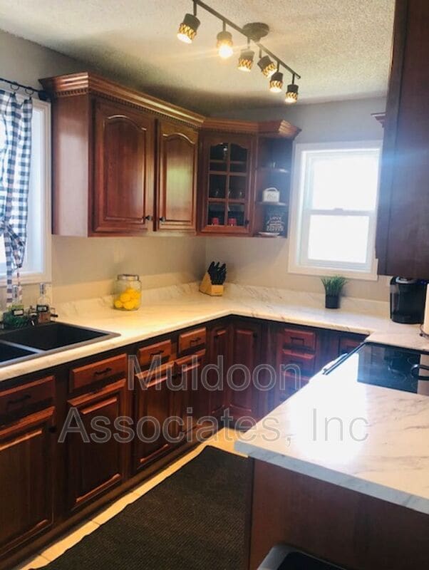 Photo - 1720 Peterson Rd House