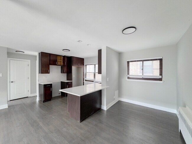 Building Photo - 605 Sheridan Square