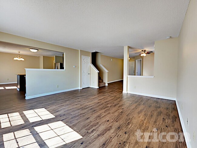 Foto del edificio - 10787 Emery Dr