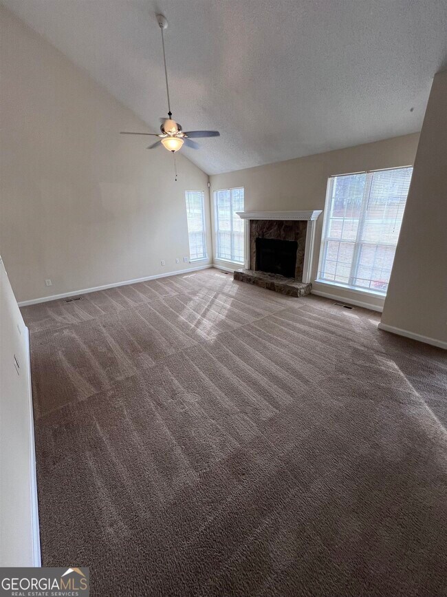 Foto del edificio - 81 Abbotsford Dr