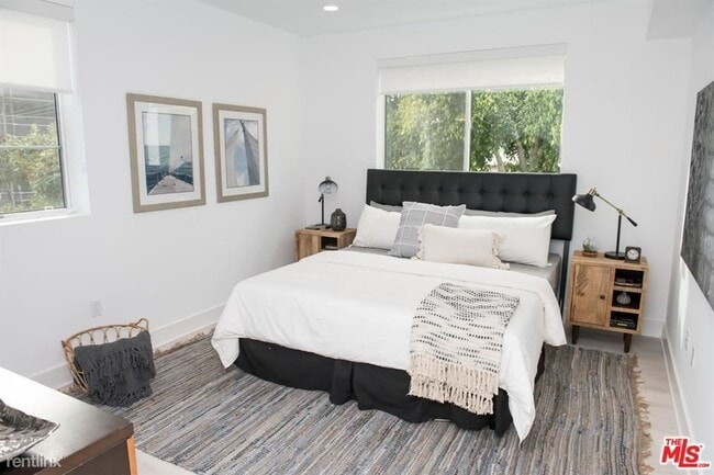 Building Photo - 3 br, 2.5 bath Condo - 415 S Le Doux Rd Ap...